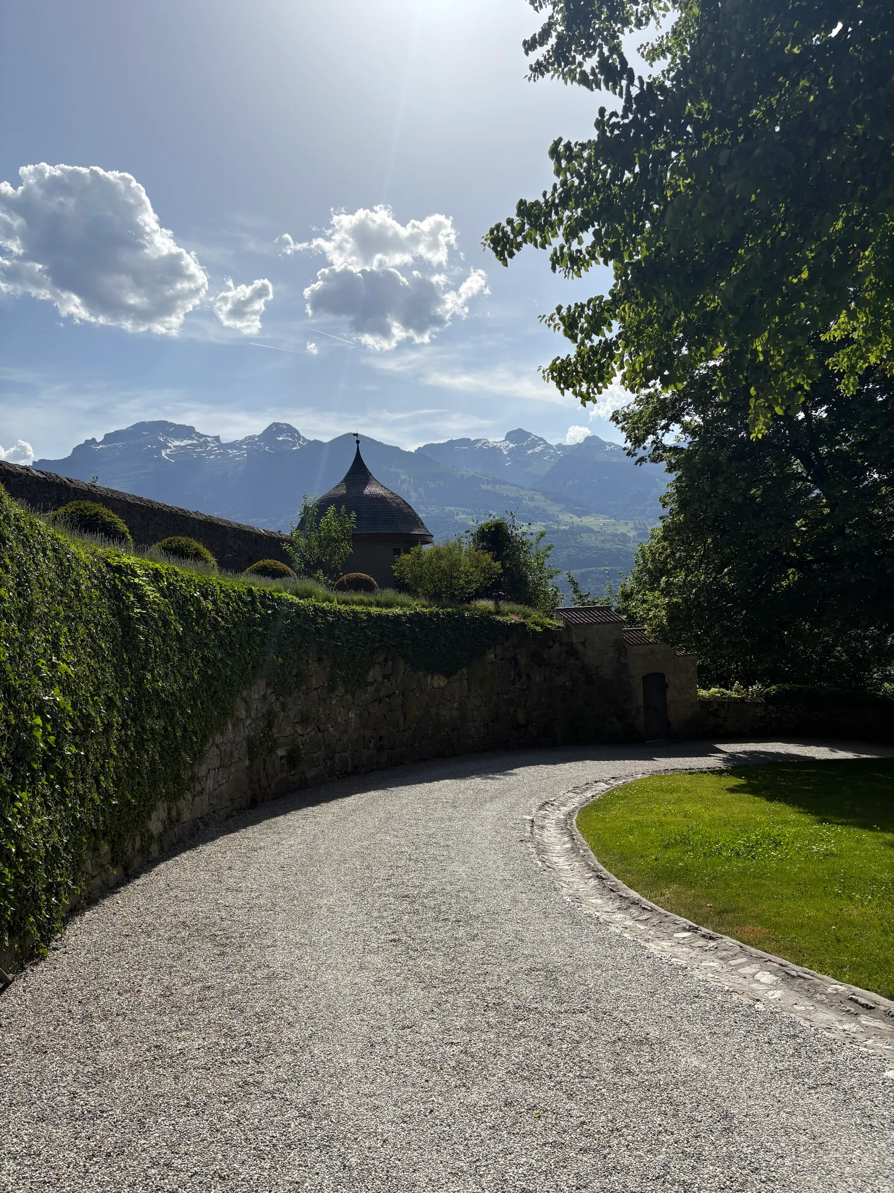 Vaduz — Untitled — 1